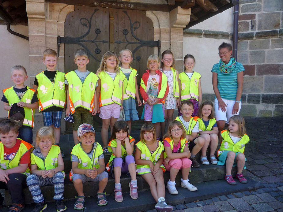 Die Vorschulkinder 2016 entdecken die Ortsgeschichte von Naumburg